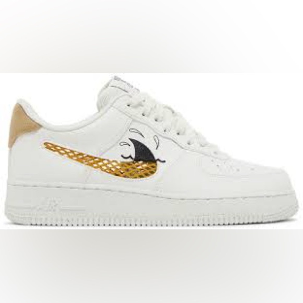 820. LIKE NEW Nike White Sneakers with Gold Textured Swoosh and Black Graphic